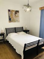 Spacious, Garden, and Private Parking