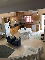 Spacious, Garden, and Private Parking