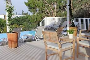 Modern 4-bedroom Villa With A Private Pool