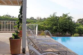 Modern 4-bedroom Villa With A Private Pool