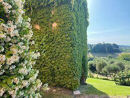 PALAZZO DEL PAPA COUNTRY SUITES