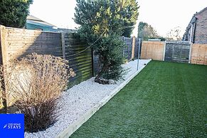 2ndhomestays -walsall- Charming 3-bedroom House