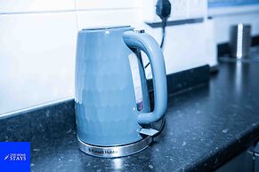 2ndhomestays -walsall- Charming 3-bedroom House