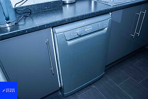 2ndhomestays -walsall- Charming 3-bedroom House