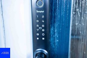 2ndhomestays -walsall- Charming 3-bedroom House