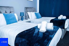 2ndhomestays -walsall- Charming 3-bedroom House