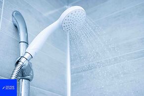 2ndhomestays -walsall- Charming 3-bedroom House