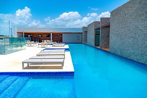 Maricruz - Luxury Condo with Jacuzzi