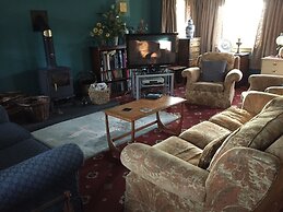 Lowry House Hotel in Walsall