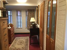 Lowry House Hotel in Walsall