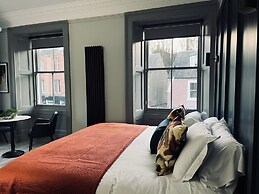 Room in the Borders - 1 Sime Place