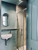 Room in the Borders - 1 Sime Place