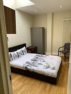 Spacious 3-bed Apartment in Central London