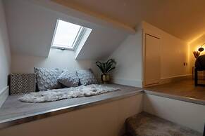 Cosy 1 Bed Duplex - Close to Metro - NW2