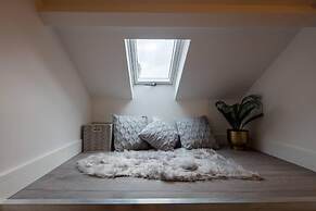 Cosy 1 Bed Duplex - Close to Metro - NW2