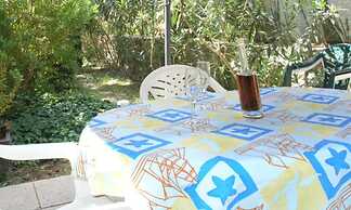 Studio With Shared Garden, 3 min Walk to the Beach