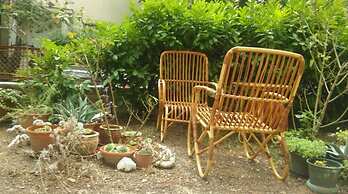 Studio With Shared Garden, 3 min Walk to the Beach