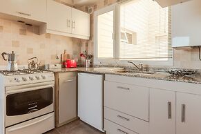 Beautiful Apartment Downtown, Amazing Lake Views JF1 by Apartments Bar