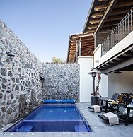 Private Pool, Elegant La Escondida 5BR