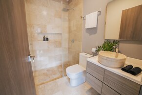 203B Amira Studio By Sandy powerful