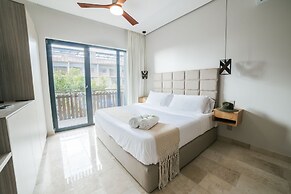 203B Amira Studio By Sandy powerful