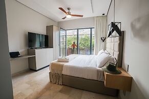 203B Amira Studio By Sandy powerful