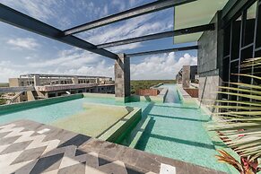 203B Amira Studio By Sandy powerful