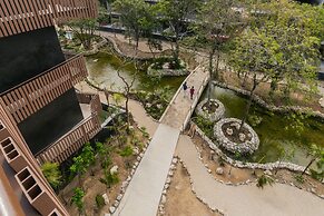 203B Amira Studio By Sandy powerful