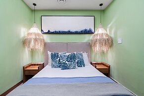 Tranquil Peninsula Golf 3BR Retreat