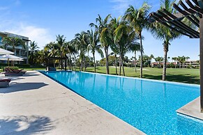 Tranquil Peninsula Golf 3BR Retreat