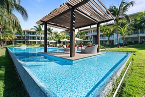 Tranquil Peninsula Golf 3BR Retreat