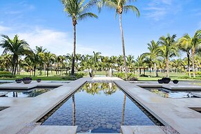 Tranquil Peninsula Golf 3BR Retreat