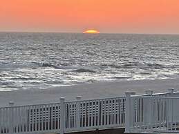Gulf Shores Duplex B Beachfront Pool 4bd