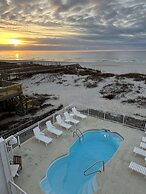 Gulf Shores Duplex B Beachfront Pool 4bd
