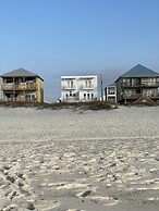 Gulf Shores Duplex B Beachfront Pool 4bd