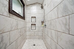 Pacific Coast Redwoods Cabin for Family