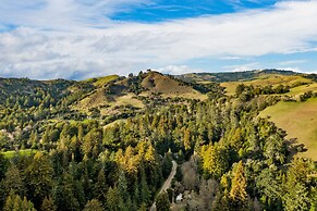 Pacific Coast Redwoods Cabin for Family