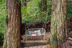 Pacific Coast Redwoods Cabin for Family