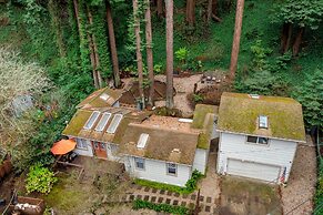 Pacific Coast Redwoods Cabin for Family