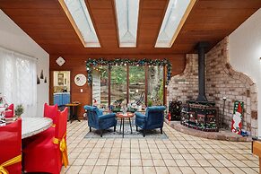 Pacific Coast Redwoods Cabin for Family