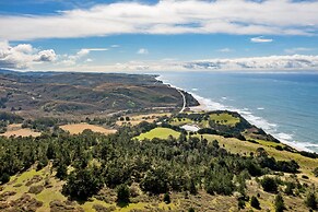 Pacific Coast Redwoods Cabin for Family