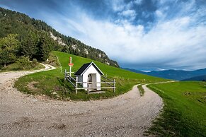 The Cabin At St. Donat's