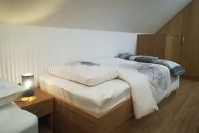 The Cabin At St. Donat's