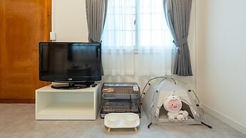 Jeju Dangdangi Dog Pension Black