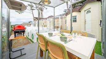 Jeju Dangdangi Dog Pension Black