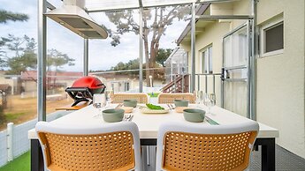 Jeju Dangdangi Dog Pension Black