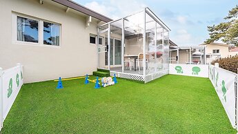 Jeju Dangdangi Dog Pension Black