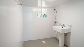 Jeju Dangdangi Dog Pension Black