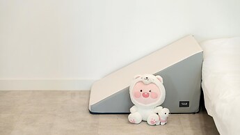 Jeju Dangdangi Dog Pension Black