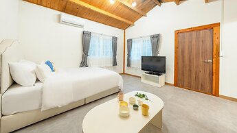 Jeju Dangdangi Dog Pension Black